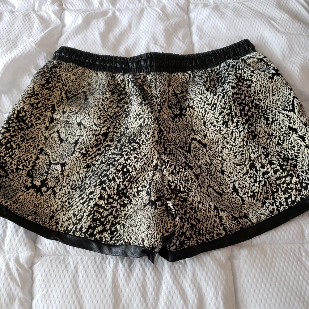 VERY GOOD CONDITION VERY J SHORTS SIZE M - Picture 4 of 5
